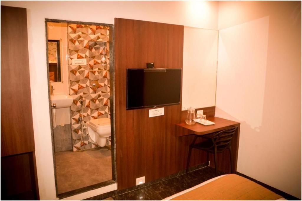 Glitz Hotels The Ar Residency - Nr Thane Railway Station Exterior photo